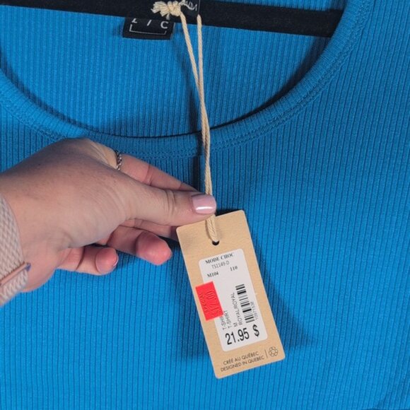 NWT Blue Womens Top - Picture 2 of 3